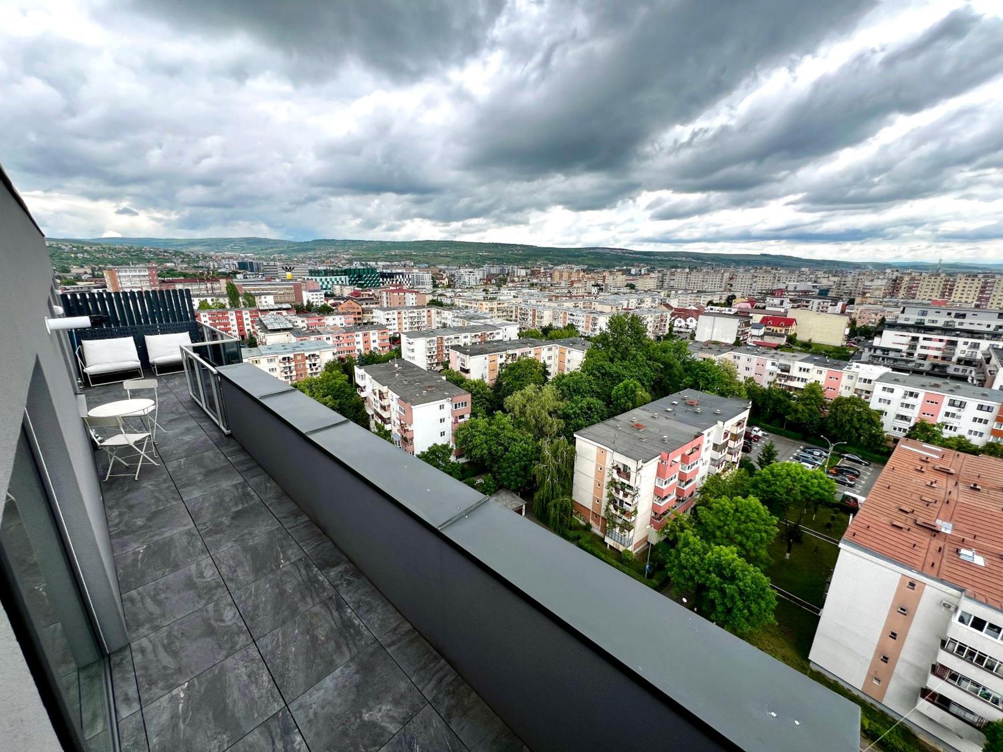 Penthouse By Brighter Apartment Cluj Napoca Bagian luar foto